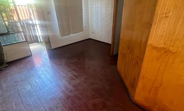 Casa Ampliada y Regularizada en Villa Los Héroes, Maipú.