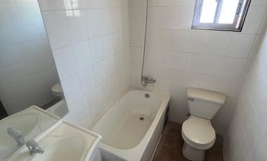 Casa Ampliada y Regularizada en Villa Los Héroes, Maipú.