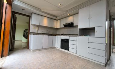 SE ARRIENDA CASA CONJUNTO MATERILE