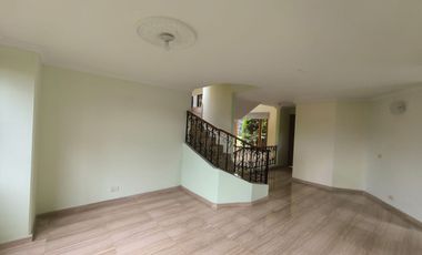 SE ARRIENDA CASA CONJUNTO MATERILE