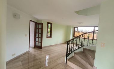 SE ARRIENDA CASA CONJUNTO MATERILE