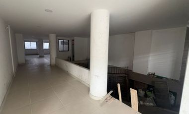 Edificio Comerdial de Tres Niveles, en Arriendo y Venta Barrio Santa Librada