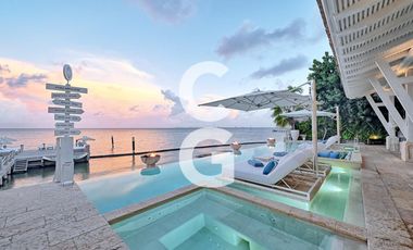 Casa en Venta en Cancun en Punta Sam Puerto Juárez a Pie de Playa