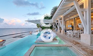 Casa en Venta en Cancun en Punta Sam Puerto Juárez a Pie de Playa