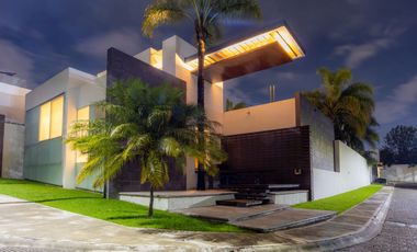 Casa con amplio Jardín en Bosques de Angelópolis