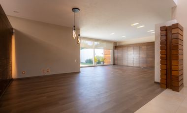 Casa con amplio Jardín en Bosques de Angelópolis