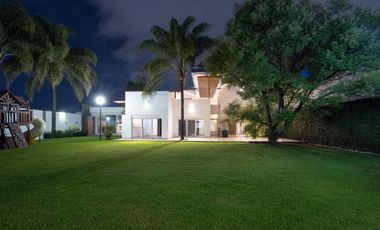 Casa con amplio Jardín en Bosques de Angelópolis