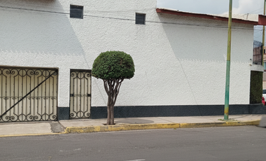 Venta de Casa en Esquina en Bosque del Sur, Xochimilco - 4 Recámaras y Garage para 4 Autos