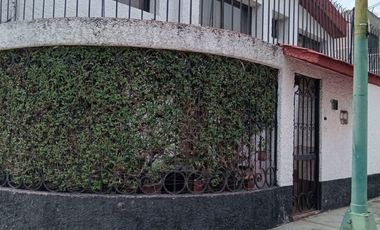 Venta de Casa en Esquina en Bosque del Sur, Xochimilco - 4 Recámaras y Garage para 4 Autos