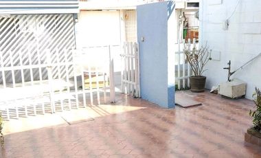 Casa En Venta En Valle De Los Pinos, Sta Monica, 3 Rec, 2.5 Baños, 1 Auto, Calle Cerrada