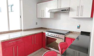 Casa En Venta En Valle De Los Pinos, Sta Monica, 3 Rec, 2.5 Baños, 1 Auto, Calle Cerrada