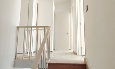 Casa En Venta En Valle De Los Pinos, Sta Monica, 3 Rec, 2.5 Baños, 1 Auto, Calle Cerrada