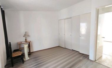 Casa En Venta En Valle De Los Pinos, Sta Monica, 3 Rec, 2.5 Baños, 1 Auto, Calle Cerrada