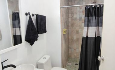 Casa En Venta En Valle De Los Pinos, Sta Monica, 3 Rec, 2.5 Baños, 1 Auto, Calle Cerrada