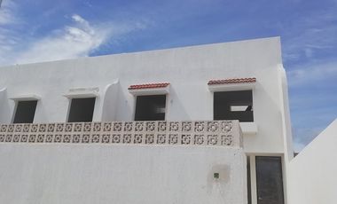 ¡VILLA DE EN CHICXULUB PUERTO, A SOLO 70 METROS DEL MAR!