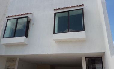 ¡VILLA DE EN CHICXULUB PUERTO, A SOLO 70 METROS DEL MAR!