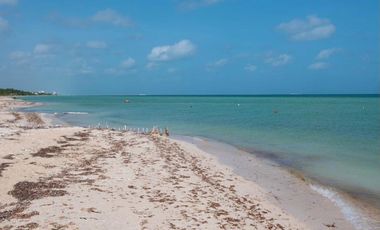 ¡VILLA DE EN CHICXULUB PUERTO, A SOLO 70 METROS DEL MAR!