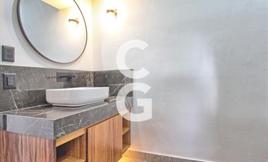 Casa en Venta en Cancun en Residencial Lagos del Sol con Alberca y Terraza Amplia