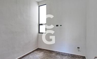 Casa en Venta en Cancun en Residencial Lagos del Sol con Alberca y Terraza Amplia