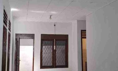 DI SEWAKAN RUMAH  BARU DIRENOVASI SIAP HUNI DAN NYAMAN LOKASI DI DURI KEPA JAKARTA BARAT