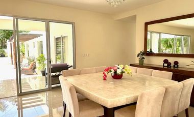 Residencia en venta en la privada Club de Golf