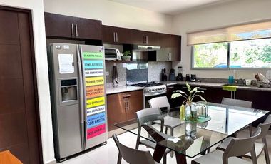 Residencia en venta en la privada Club de Golf