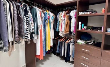 Residencia en venta en la privada Club de Golf