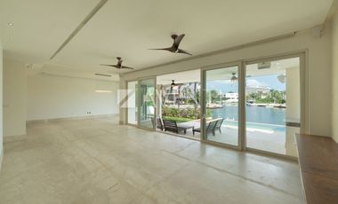Casa en Venta, Los Canales, Puerto Cancún, Cancún