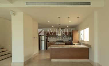 Casa en Venta, Los Canales, Puerto Cancún, Cancún