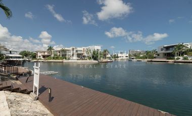 Casa en Venta, Los Canales, Puerto Cancún, Cancún