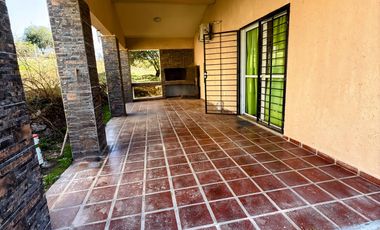 Vendo Casa de dos Habitaciones en Tanti