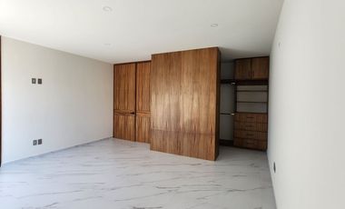 Casa nueva en venta de 5 recamaras en Solares Residencial Zapopan