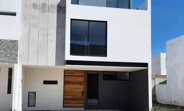 Casa nueva en venta de 5 recamaras en Solares Residencial Zapopan