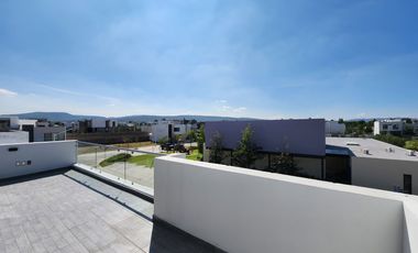 Casa nueva en venta de 5 recamaras en Solares Residencial Zapopan