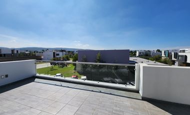 Casa nueva en venta de 5 recamaras en Solares Residencial Zapopan