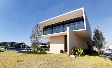 Casa nueva en venta de 5 recamaras en Solares Residencial Zapopan