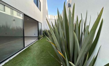 CASA EN RENTA ZONA CHEDRAUI CASCATTA LOMAS DE ANGELÓPOLIS