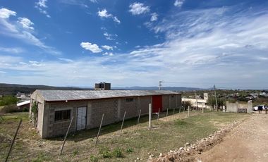 ** Chacras de la Primavera – TANTI **Se vende galpón**