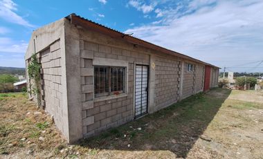 ** Chacras de la Primavera – TANTI **Se vende galpón**