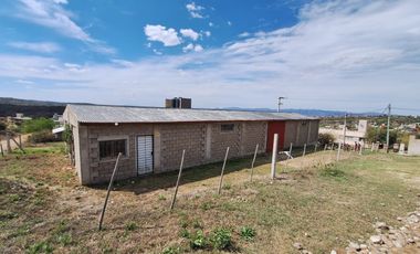 ** Chacras de la Primavera – TANTI **Se vende galpón**