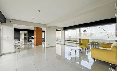 Venta De Departamento Con Cochera y Depósito Cerca A Rambla De Brasil