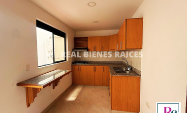 ¡Se vende hermosa casa en unidad abierta!