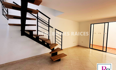 ¡Se vende hermosa casa en unidad abierta!