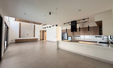 CASA EN VENTA EN FRACCIONAMIENTO LOMAS DE COCOYOC MORELOS