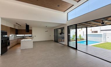 CASA EN VENTA EN FRACCIONAMIENTO LOMAS DE COCOYOC MORELOS