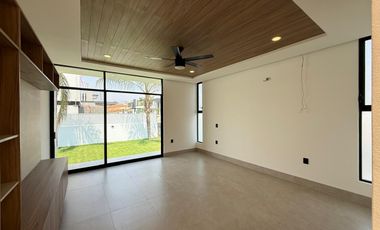 CASA EN VENTA EN FRACCIONAMIENTO LOMAS DE COCOYOC MORELOS