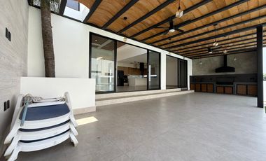 CASA EN VENTA EN FRACCIONAMIENTO LOMAS DE COCOYOC MORELOS
