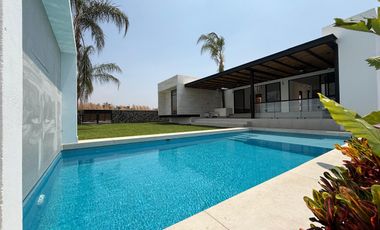 CASA EN VENTA EN FRACCIONAMIENTO LOMAS DE COCOYOC MORELOS