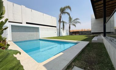 CASA EN VENTA EN FRACCIONAMIENTO LOMAS DE COCOYOC MORELOS