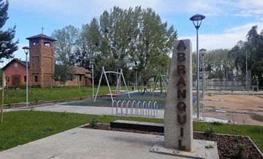 Parcela Linares, Yerbas Buenas / 2 casas, Piscina y Quincho